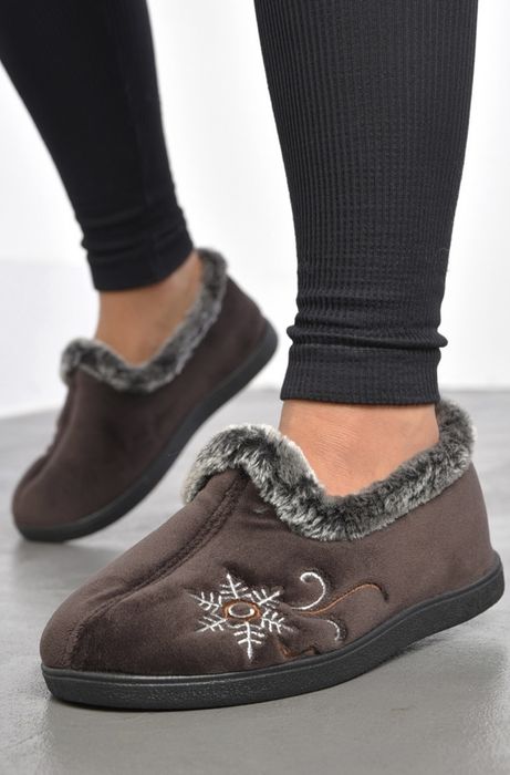 Тапочки чуні жіночі теплі бурки капці