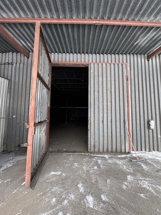 Продаж складської - виробничої бази, площа 4481 м.кв, ділянка 1,4 Га