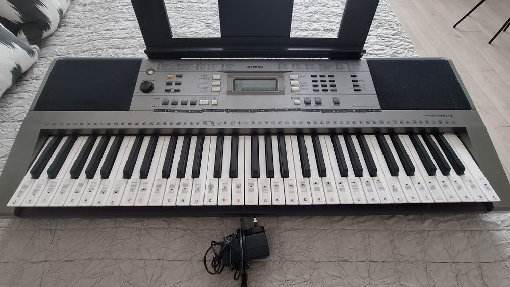Keyboard Yamaha PSR E353