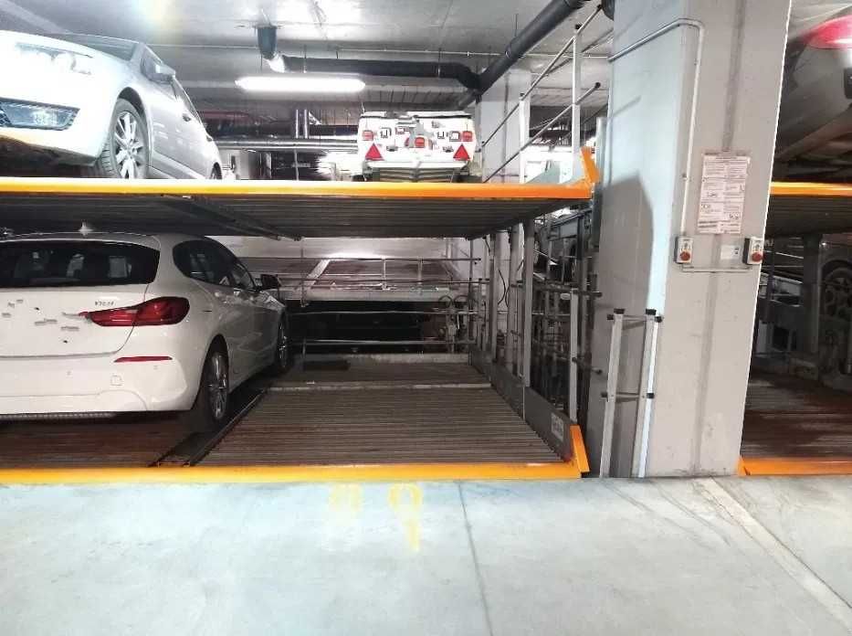 Garaż - miejsce parkingowe na platformie