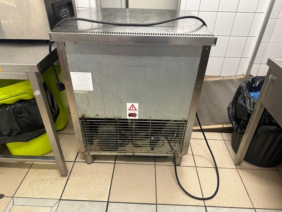 Profesjonalna zamrażarka szokowa Electrolux RBF061 115 l – do naprawy