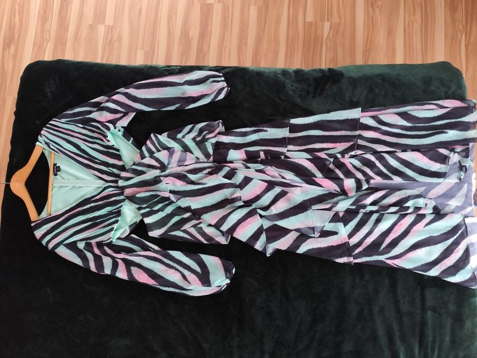 Sukienka szyfonowa BOOHOO