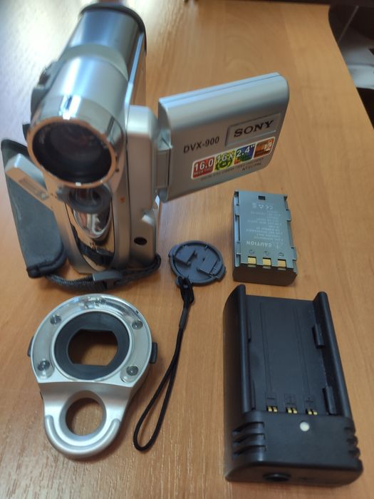 Продам відеокамеру SONY DVX-900