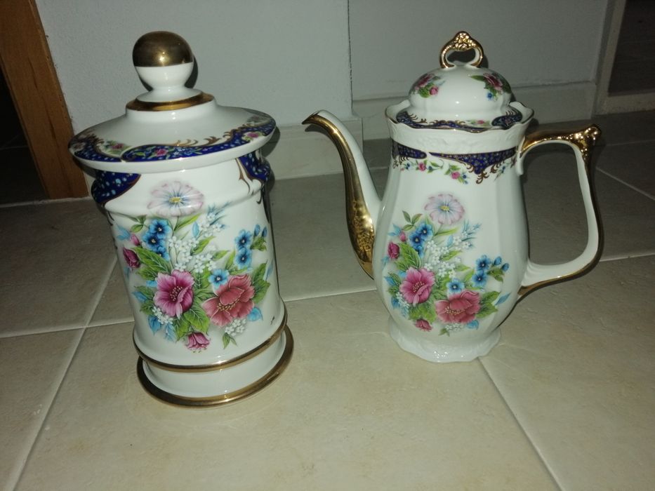 Conjunto bule e boleira