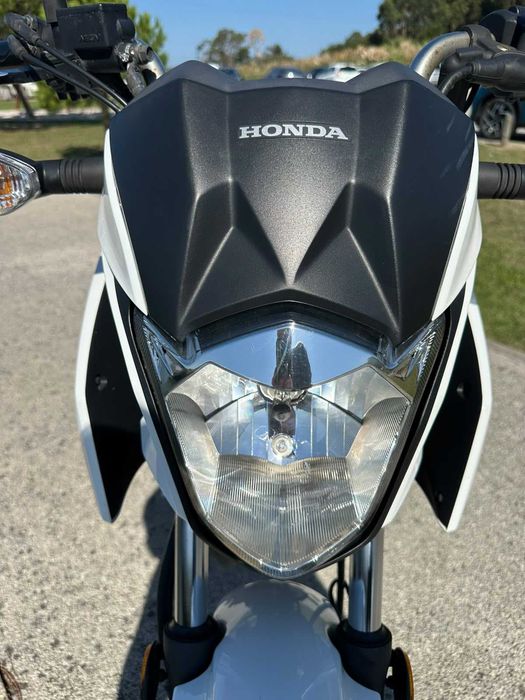 HONDA CB125F - Fiável, económica e em estado óptimo.