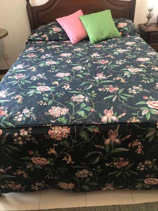 Colcha -edredão de casal, em tecifo acetinado ( chintz)