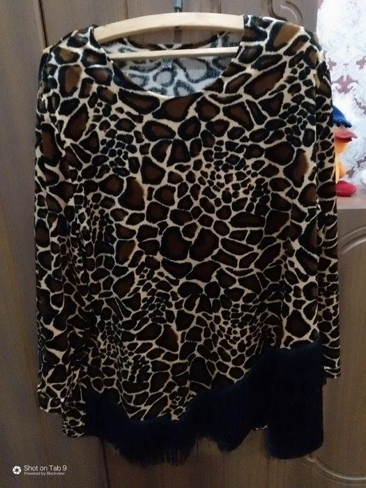 Продам красивую кофту р-р 56