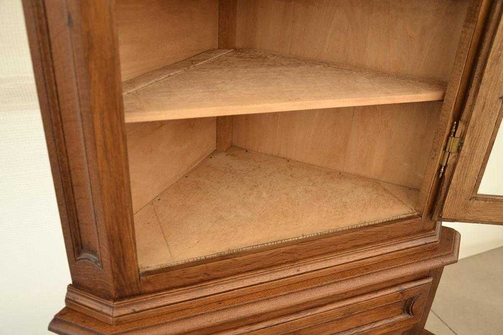 stylowa narożna witryna