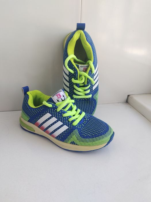 Кроссовки на девочку