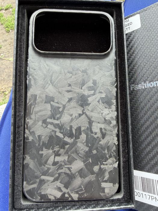 Чохол iphone 17 pro max кований карбон