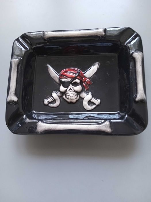 Popielniczka z motywem pirata
