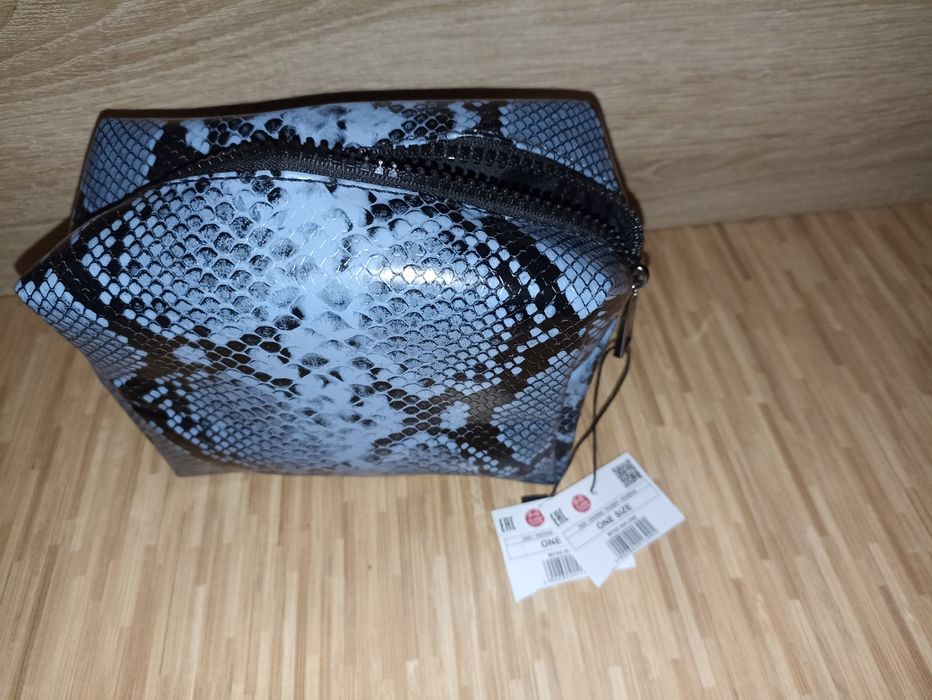 Kosmetyczka granatowa nowa