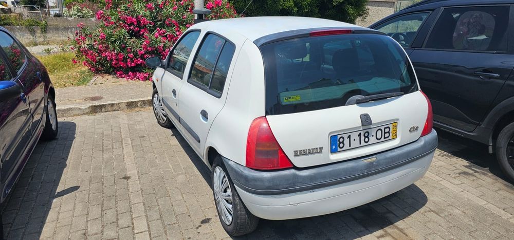 Renault Clio 99 5 portas fecho central 1.2 gasolina