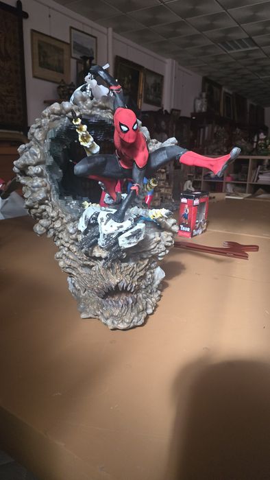 Thor & spiderman & joker  & darth vader& eren yeager & superman vs batman