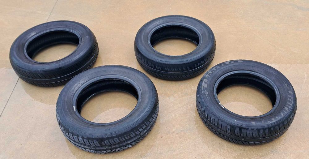 Pneus Goodyear 165/70 R13 4un = 20€