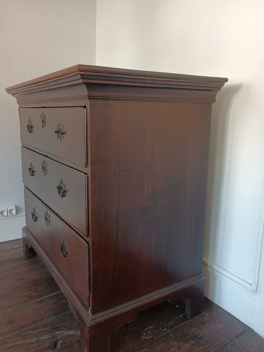 Antique Chest of Drawers