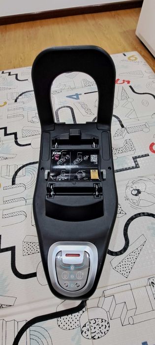 Conjunto Ovo e Base Isofix Chicco
