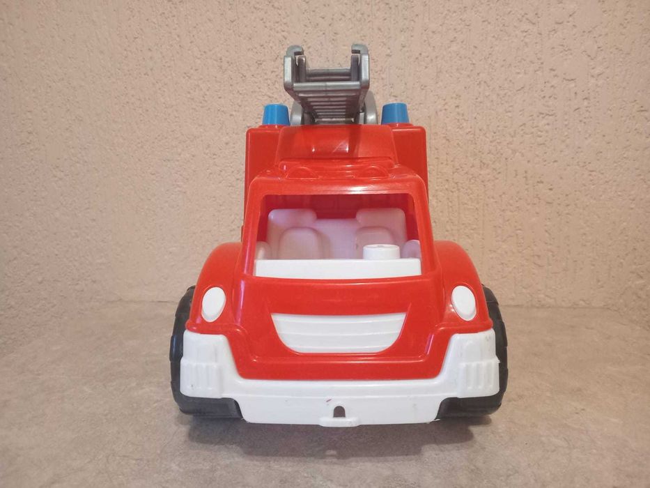 Пожежна машина ТехноК 31х24х20 см з драбиною та шлангом