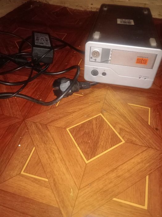 Продам видеорегистратор для уставки камер