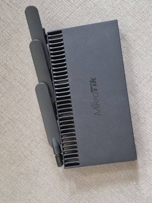 Роутер MikroTik RB4011iGS+5HacQ2HnD-IN