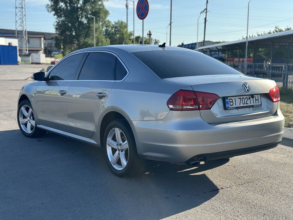 Volkswagen Passat B7 2012 2.5 газ/бензин