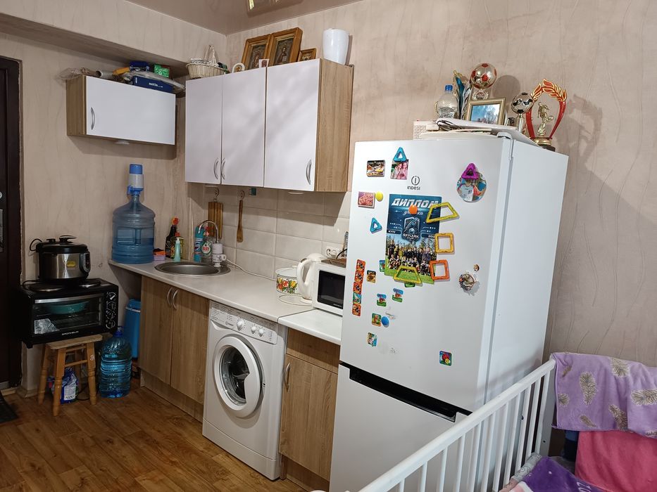 Продається кімната в гуртожитку.