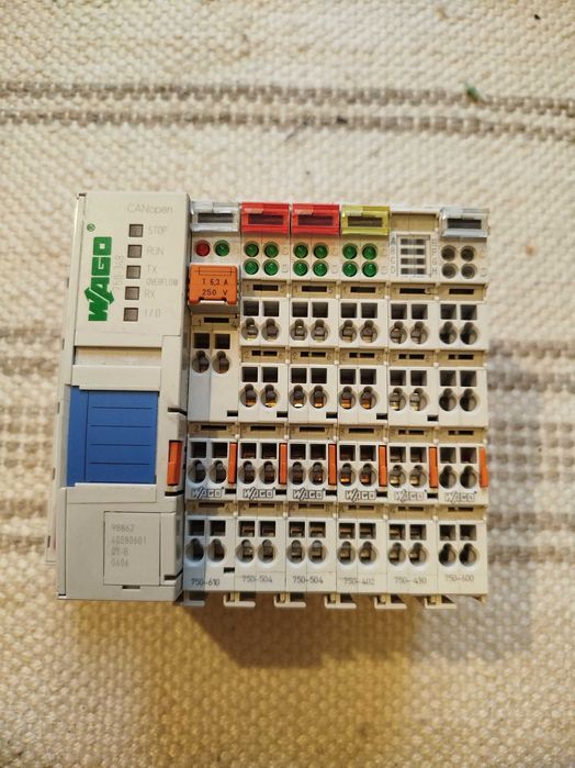 Sterownik WAGO, moduł CAN, moduły I/O, moduł zasilania.