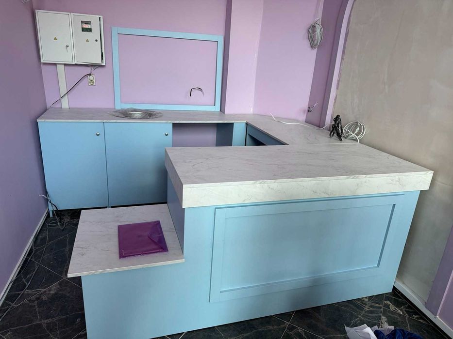 Продається обладнання та меблі для кав'ярні. Куплене новим 14 міс тому