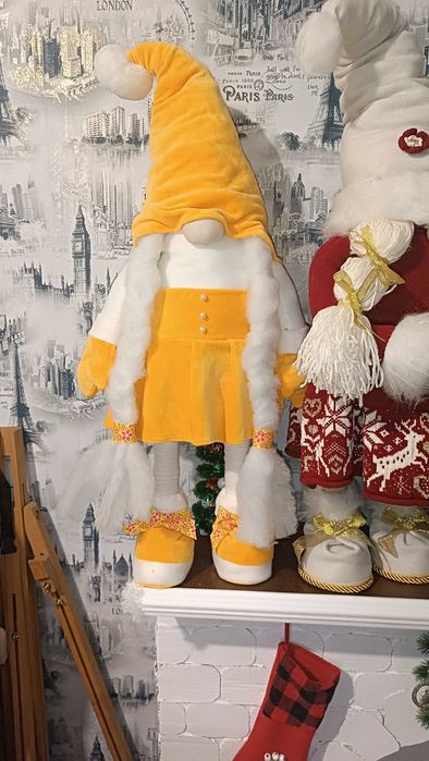 Гном новорічний під ялинку