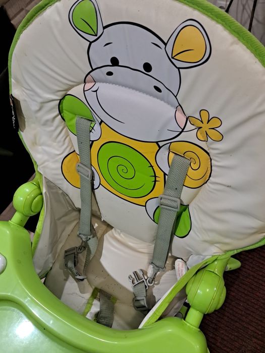 Продам стульчик для кормления БЕННЕТОН.