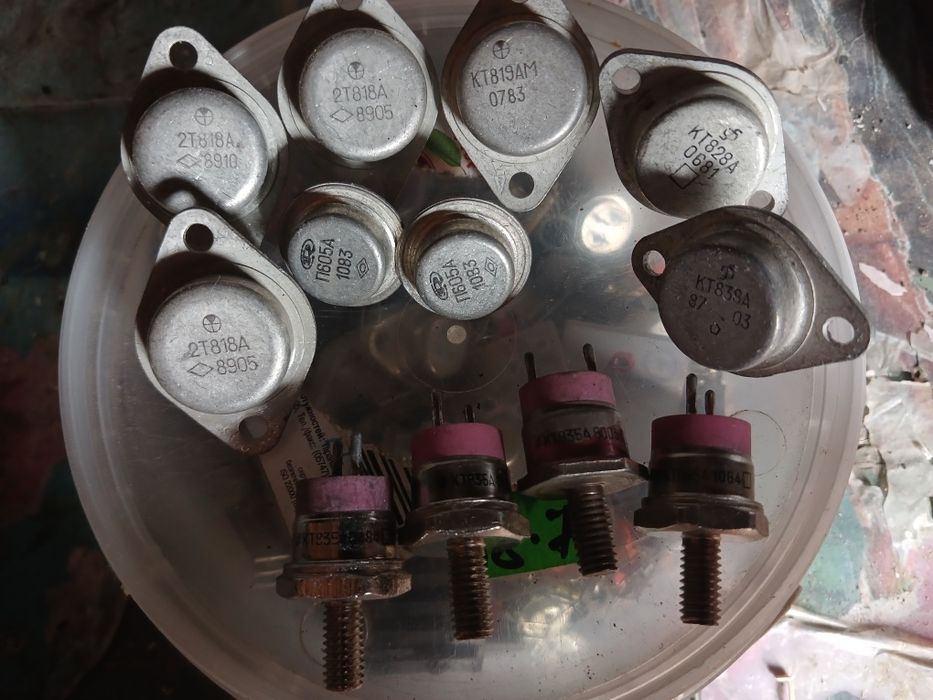 Транзисторы 2Т809А 2Т903Б 2Т818А КТ819 КТ828А П605А КТ935А КТ903 КТ825