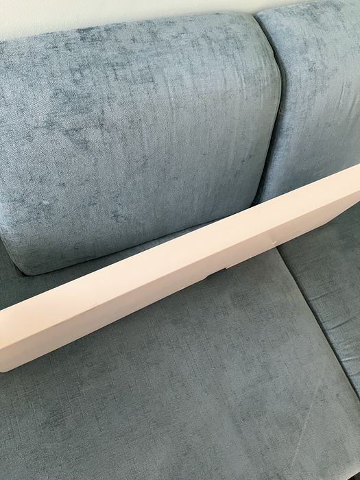 2 prateleiras brancas