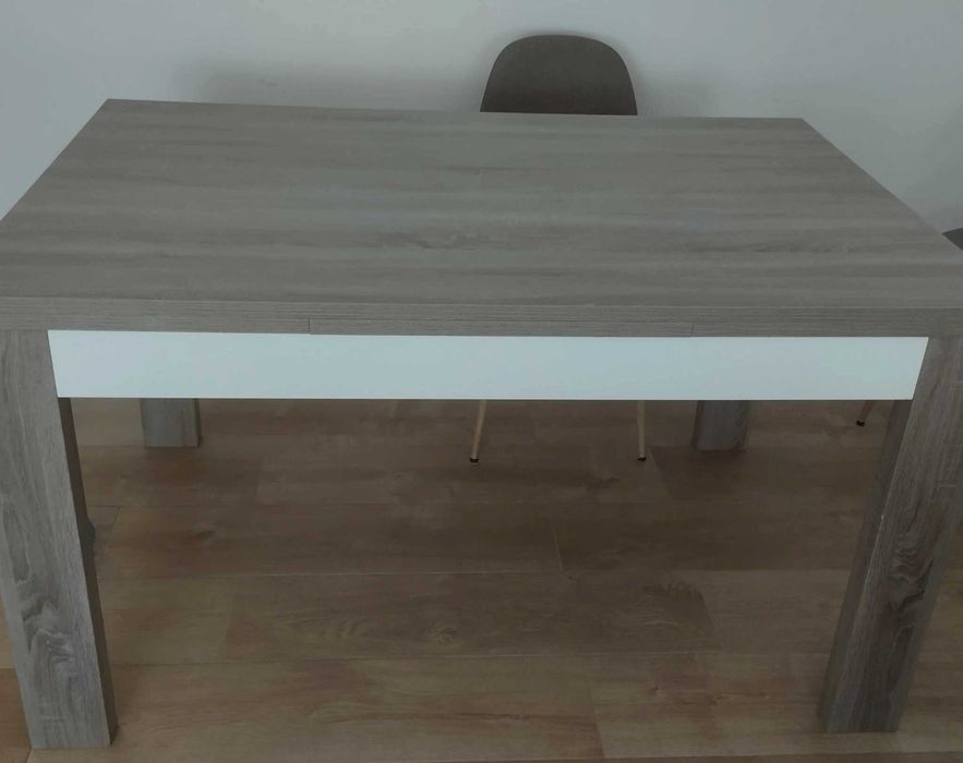 Conjunto mesa de sala e móvel