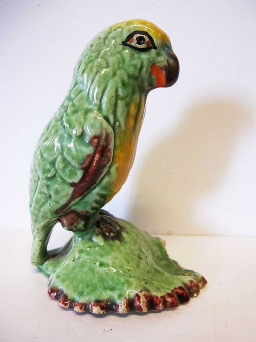 pequeno antigo papagaio em faiança das Caldas da Rainha - Angélico