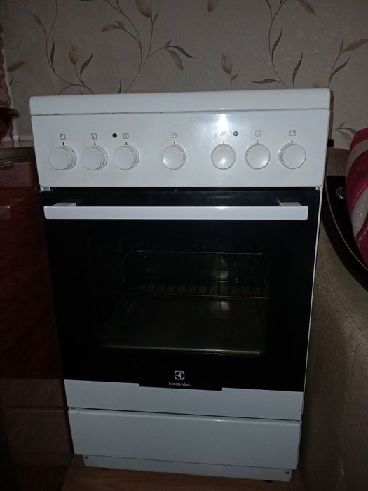 Електроплита Elektrolux