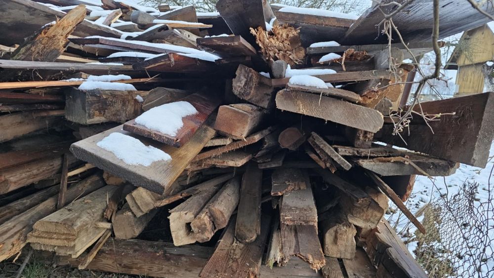 Drewno z rozbiórki stodoly