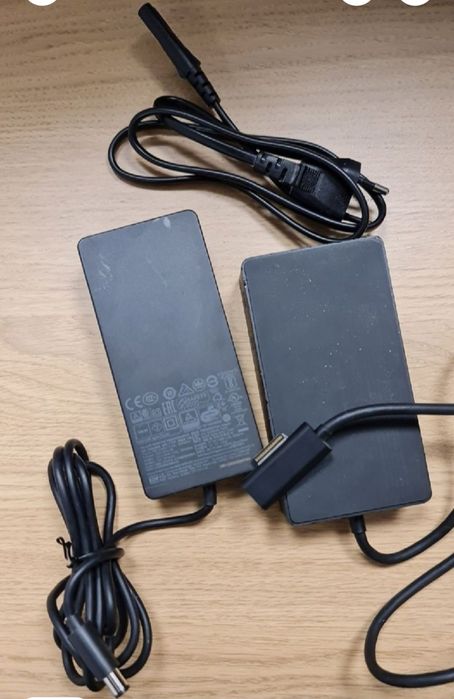 Microsoft Surface 1661 Stacja dokująca komplet z zasilaczem 1749
