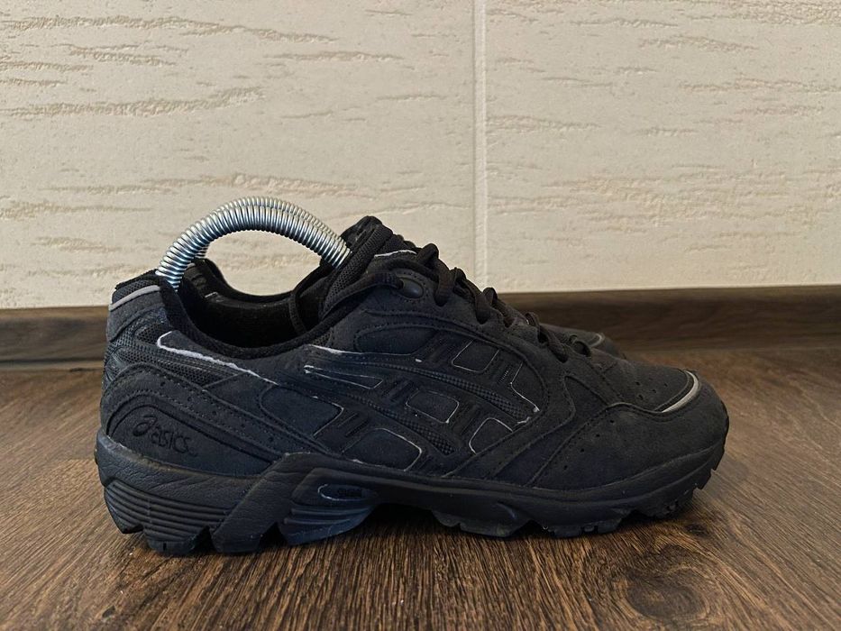 Жіночі кросівки Asics