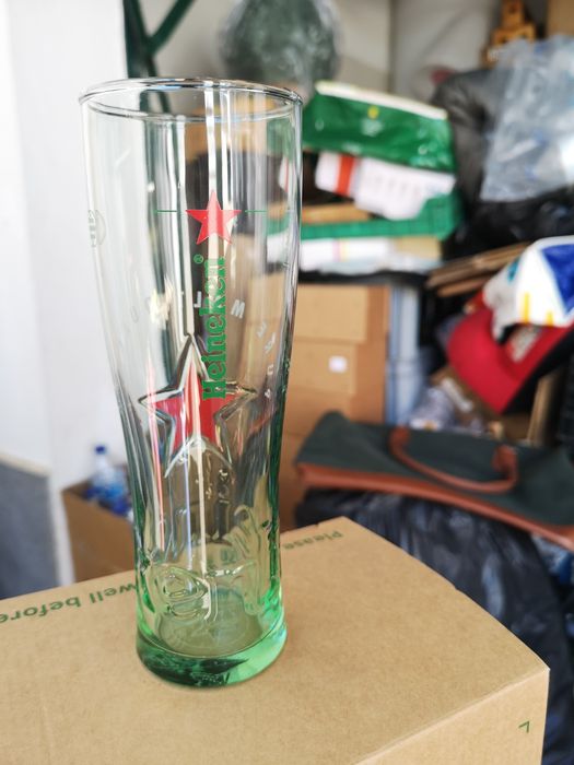 Copo de cerveja Heineken