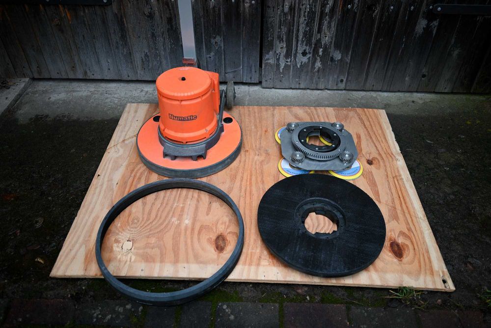 cykliniarka polerka numatic z systemem quatro bardzo mało używana