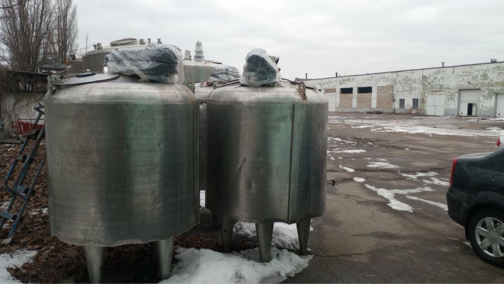 Продам ємності 1 куб нержавійка