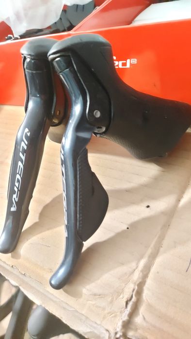 Manetes Shimano Ultegra e Dura.ace di2   11velocidades