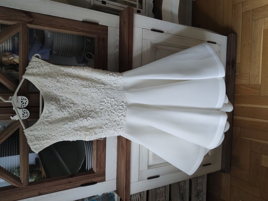 Sukienka rozkloszowana