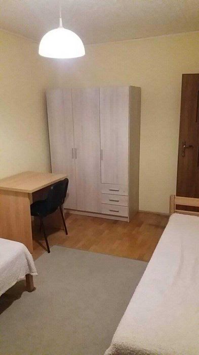 pokój z balkonem, róg Rejtana i Paderewskiego