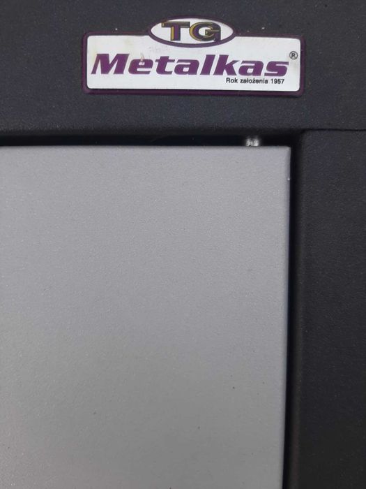 Szafa na broń długą, Metalkas