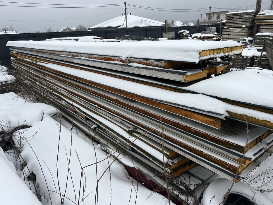 Сендвіч панелі лежалі