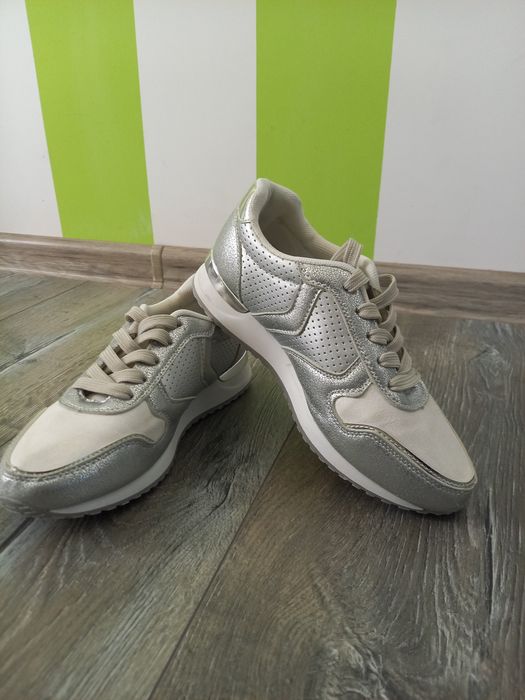 Buty sportowe.Roz.36.