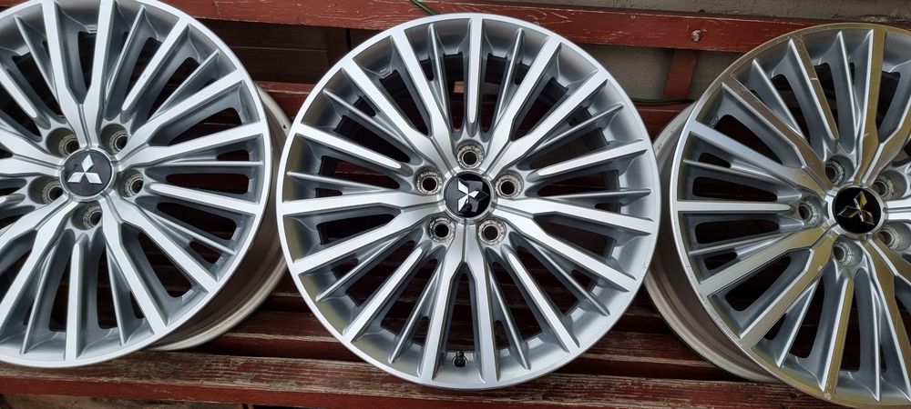 Felgi 5x114.3x18 Mitsubishi oryginalne z czujnikami ciśnienia