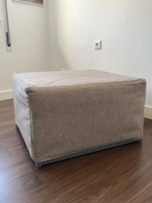 Pouf/Pufe que vira cama de solteiro Bo Concept