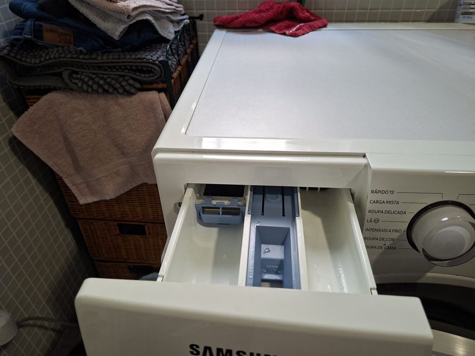 Máquina de lavar roupa Samsung